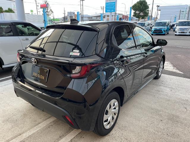 ヤリス Ｘ　車検２年　衝突被害軽減ブレーキ　スマートキー　ディスプレイオーディオ　バックカメラ　マニュアルエアコン　ＥＴＣ　電動格納ドアミラー　ＬＥＤヘッドライト　オートハイビーム　パワーウインドウ（8枚目）