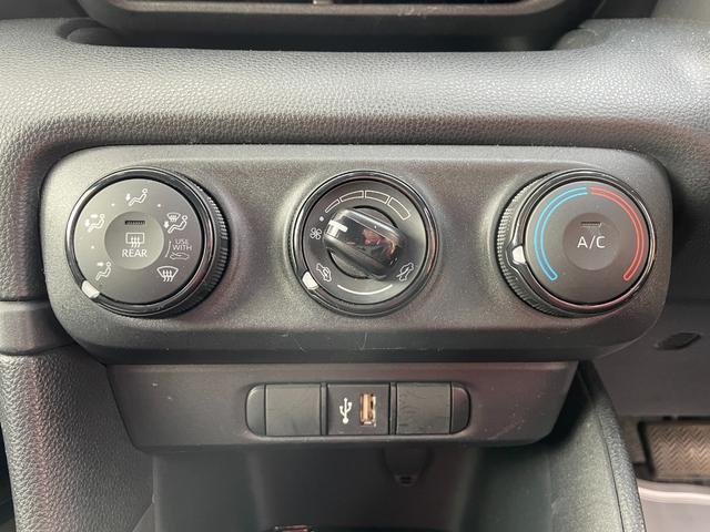 ヤリス Ｘ　車検２年　衝突被害軽減ブレーキ　スマートキー　ディスプレイオーディオ　バックカメラ　マニュアルエアコン　ＥＴＣ　電動格納ドアミラー　ＬＥＤヘッドライト　オートハイビーム　パワーウインドウ（13枚目）