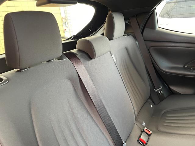 ヤリス Ｘ　車検２年　衝突被害軽減ブレーキ　スマートキー　ディスプレイオーディオ　バックカメラ　マニュアルエアコン　ＥＴＣ　電動格納ドアミラー　ＬＥＤヘッドライト　オートハイビーム　パワーウインドウ（22枚目）