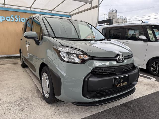 シエンタ X 登録済未使用車 片側電動スライドドア 衝突被害軽減ブレーキ コーナーセンサー スマートキー LEDヘッドライト アダクティブクルーズコントロール 横滑り防止機能 電動格納ドアミラー オートエアコン(7枚目)