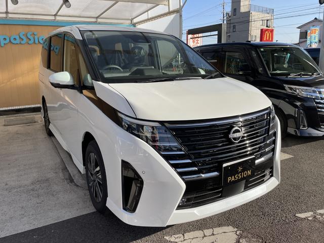 セレナ ハイウェイスターV 登録済未使用車 両側電動スライドドア 衝突被害軽減ブレーキ コーナーセンサー スマートキー アラウンドビューモニター アイドリングストップ プロパイロット 電動格納ドアミラー オートエアコン(7枚目)