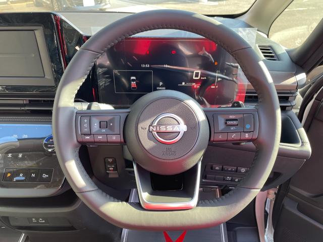 セレナ ハイウェイスターV 登録済未使用車 両側電動スライドドア 衝突被害軽減ブレーキ コーナーセンサー スマートキー アラウンドビューモニター アイドリングストップ プロパイロット 電動格納ドアミラー オートエアコン(15枚目)