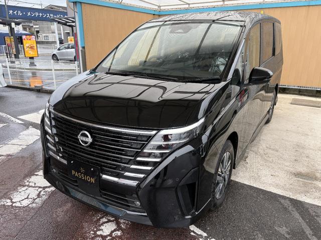 セレナ e-パワー ハイウェイスターV 登録済未使用車 両側電動スライドドア 衝突被害軽減ブレーキ コーナーセンサー スマートキー アラウンドビューモニター アイドリングストップ プロパイロット 電動格納ドアミラー オートエアコン(5枚目)