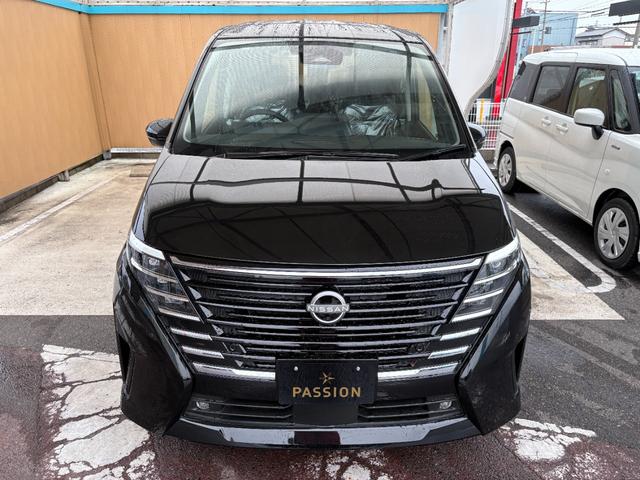 セレナ e-パワー ハイウェイスターV 登録済未使用車 両側電動スライドドア 衝突被害軽減ブレーキ コーナーセンサー スマートキー アラウンドビューモニター アイドリングストップ プロパイロット 電動格納ドアミラー オートエアコン(6枚目)