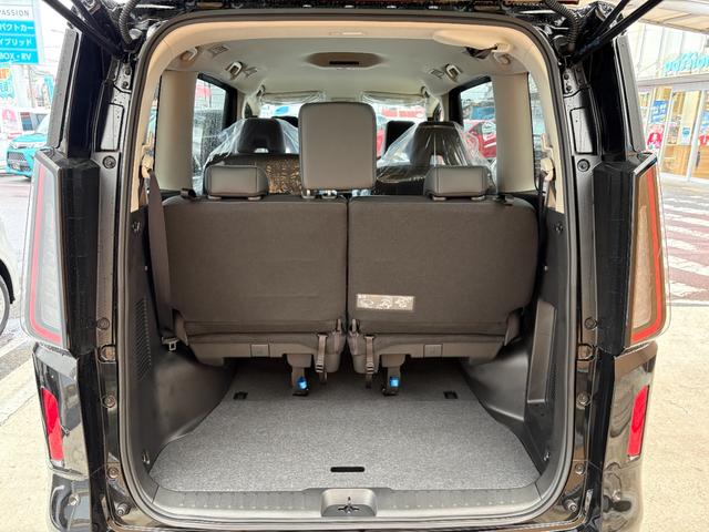 セレナ e-パワー ハイウェイスターV 登録済未使用車 両側電動スライドドア 衝突被害軽減ブレーキ コーナーセンサー スマートキー アラウンドビューモニター アイドリングストップ プロパイロット 電動格納ドアミラー オートエアコン(11枚目)