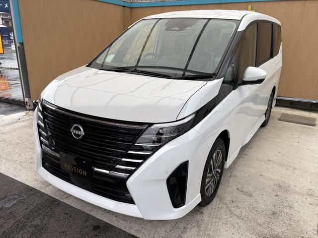 セレナ e-パワー ハイウェイスターV 登録済未使用車 両側電動スライドドア 衝突被害軽減ブレーキ コーナーセンサー スマートキー アラウンドビューモニター アイドリングストップ プロパイロット 電動格納ドアミラー オートエアコン(5枚目)