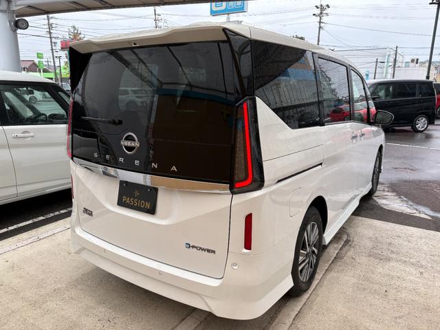 セレナ e-パワー ハイウェイスターV 登録済未使用車 両側電動スライドドア 衝突被害軽減ブレーキ コーナーセンサー スマートキー アラウンドビューモニター アイドリングストップ プロパイロット 電動格納ドアミラー オートエアコン(8枚目)