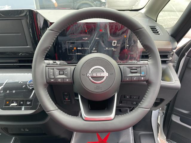 セレナ e-パワー ハイウェイスターV 登録済未使用車 両側電動スライドドア 衝突被害軽減ブレーキ コーナーセンサー スマートキー アラウンドビューモニター アイドリングストップ プロパイロット 電動格納ドアミラー オートエアコン(15枚目)