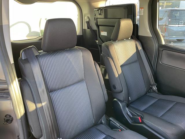 ヴォクシー ＺＳ　煌ＩＩ　車検８年２月　両側電動スライドドア　衝突被害軽減ブレーキ　スマートキー　アイドリングストップ　オートハイビーム　パナソニックナビ　ＥＴＣ　ドライブレコーダー　アルミホイール　電動格納ドアミラー（22枚目）