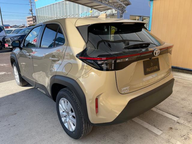 ヤリスクロス Ｇ　登録済未使用車　衝突被害軽減ブレーキ　コーナーセンサー　スマートキー　アダクティブクルーズコントロール　ディスプレイオーディオ　ＥＴＣ２．０　電動格納ドアミラー　横滑り防止機能　バックカメラ（10枚目）