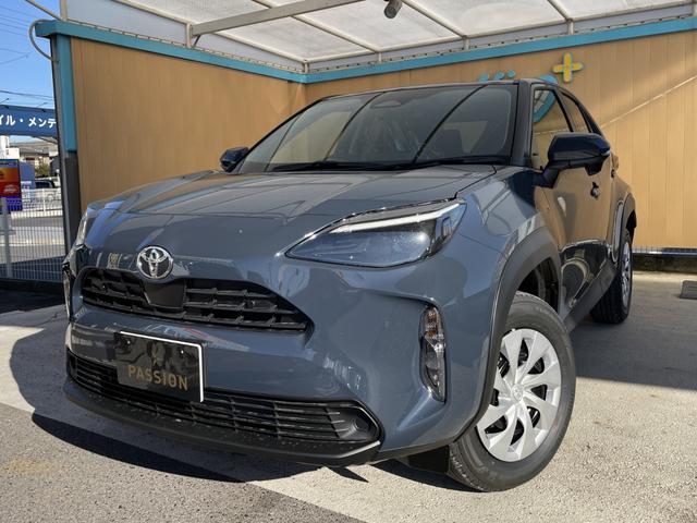 ヤリスクロス Ｘ　登録済未使用車　衝突被害軽減ブレーキ　コーナーセンサー　スマートキー　ディスプレイオーディオ　アダクティブクルーズコントロール　バックカメラ　ＥＴＣ　電動格納ドアミラー　光軸調整機能　横滑り防止機能（4枚目）