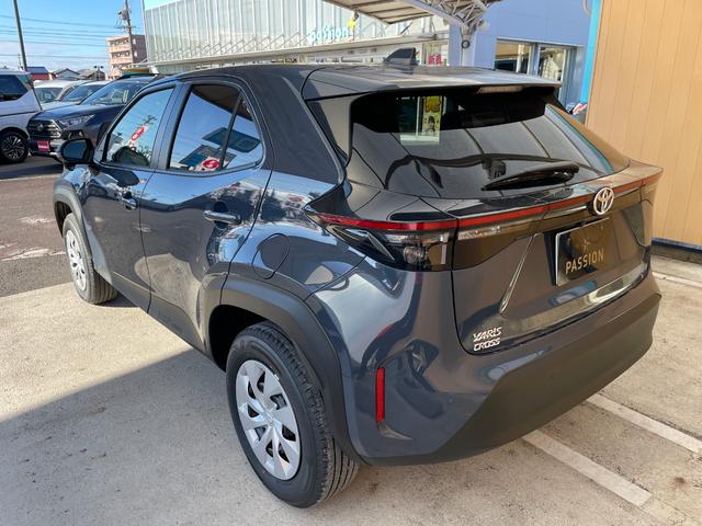 ヤリスクロス Ｘ　登録済未使用車　衝突被害軽減ブレーキ　コーナーセンサー　スマートキー　ディスプレイオーディオ　アダクティブクルーズコントロール　バックカメラ　ＥＴＣ　電動格納ドアミラー　光軸調整機能　横滑り防止機能（10枚目）