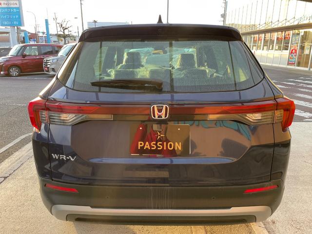 ＷＲ－Ｖ Ｚ　登録済未使用車　衝突被害軽減ブレーキ　コーナーセンサー　スマートキー　アダクティブクルーズコントロール　ＬＥＤヘッドライト　バックカメラ　アルミホイール　電動格納ドアミラー　オートエアコン　保証あり（9枚目）