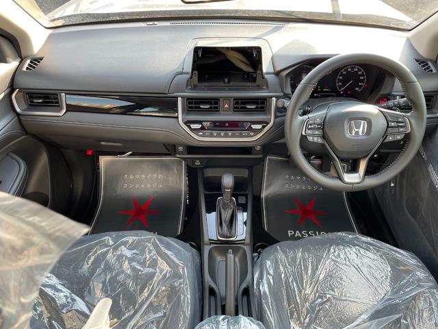 ＷＲ－Ｖ Ｚ　登録済未使用車　衝突被害軽減ブレーキ　コーナーセンサー　スマートキー　アダクティブクルーズコントロール　ＬＥＤヘッドライト　バックカメラ　アルミホイール　電動格納ドアミラー　オートエアコン　保証あり（12枚目）