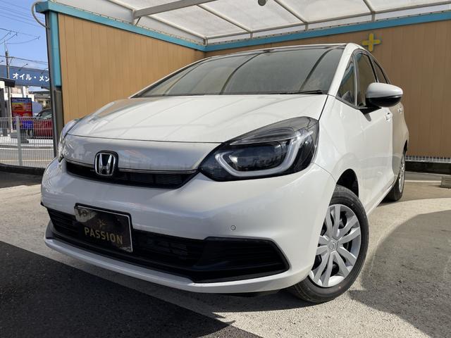 フィット ホーム　登録済未使用車　衝突被害軽減ブレーキ　スマートキー　コーナーセンサー　ＬＥＤヘッドライト　ディスプレイオーディオ　アダクティブクルーズコントロール　バックカメラ　電動格納ドアミラー　オートエアコン（4枚目）