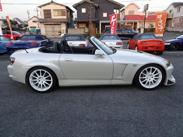 Ｓ２０００ タイプＶ　ＡＳＭドライカーボンフェンダー　フロントバンパー　ボンネット　ＡＰレーシングキャリパー　６速ＭＴ　ＡＳＭレカロシート　純正ハードトップ付き　プロドライブ１８インチ鍛造アルミ　ＡＰ１最終モデル（4枚目）