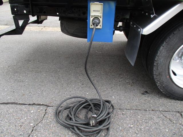 低温冷蔵冷凍車 スタンバイ 東プレ-30℃設定 ワイドロング 2t積 内寸421x193x194 5.3Lノンターボ 6速 KK-XZU410M 最大積載量2000キロ 車両総重量5935キロ(11枚目)