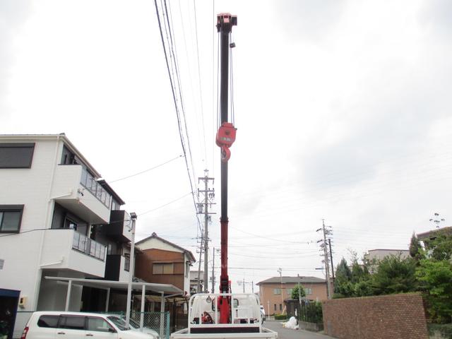 　平ボデー　３段ユニック　リモコン　１０尺クレーン　５速　内寸２４７ｘ１６１ｘ３６　３トン積載　３段ユニック　４．６Ｌノンターボ　５速　ＫＫ－ＸＺＵ３０２　積載量３０００キロ　車両総重量６４８５キロ(32枚目)