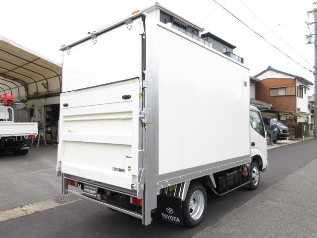 トヨエース 　アルミバン　垂直パワーゲート　５速　内寸３１１ｘ１７７ｘ１８５　準中型免許　５ｔ免許　２Ｌガソリン　１．４５ｔ積載　ＴＣ－ＴＲＹ２３０　コーキング処理済　最大積載量１４５０キロ　車両総重量３８７５キロ（4枚目）