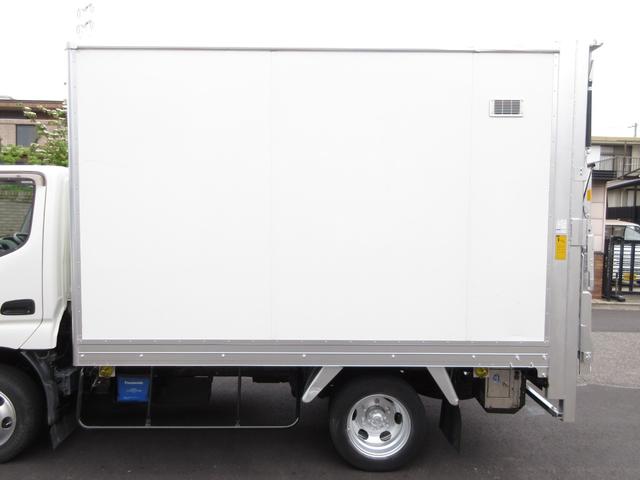 トヨエース 　アルミバン　垂直パワーゲート　５速　内寸３１１ｘ１７７ｘ１８５　準中型免許　５ｔ免許　２Ｌガソリン　１．４５ｔ積載　ＴＣ－ＴＲＹ２３０　コーキング処理済　最大積載量１４５０キロ　車両総重量３８７５キロ（25枚目）