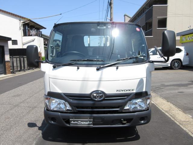 トヨエース 　平ボデー　ＡＴ　５ｔ限定免許可　内寸３１２ｘ１６９ｘ３８　準中型免許　標準ショート　４ナンバー　平　４Ｌターボ　ＴＰＧ－ＸＺＵ６０５　衝突軽減システム　最大積載量２０００キロ　車両総重量４４１５キロ（3枚目）
