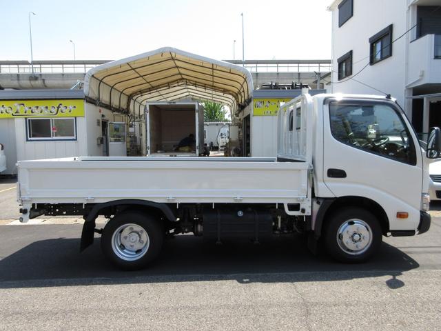 トヨエース 　平ボデー　ＡＴ　５ｔ限定免許可　内寸３１２ｘ１６９ｘ３８　準中型免許　標準ショート　４ナンバー　平　４Ｌターボ　ＴＰＧ－ＸＺＵ６０５　衝突軽減システム　最大積載量２０００キロ　車両総重量４４１５キロ（23枚目）