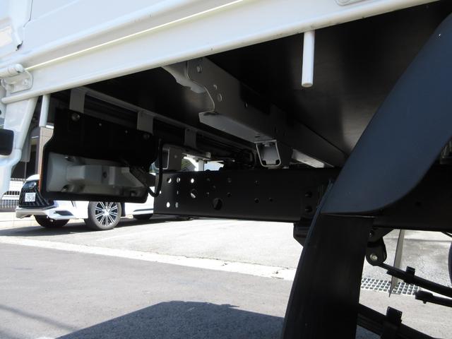 トヨエース 　平ボデー　ＡＴ　５ｔ限定免許可　内寸３１２ｘ１６９ｘ３８　準中型免許　標準ショート　４ナンバー　平　４Ｌターボ　ＴＰＧ－ＸＺＵ６０５　衝突軽減システム　最大積載量２０００キロ　車両総重量４４１５キロ（70枚目）