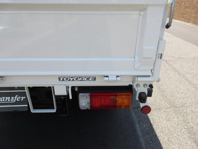 トヨエース 　平ボデー　ＡＴ　５ｔ限定免許可　内寸３１２ｘ１６９ｘ３８　準中型免許　標準ショート　４ナンバー　平　４Ｌターボ　ＴＰＧ－ＸＺＵ６０５　衝突軽減システム　最大積載量２０００キロ　車両総重量４４１５キロ（79枚目）
