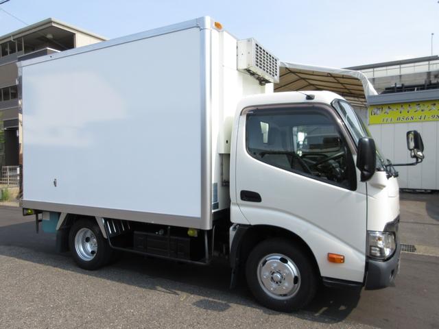 トヨエース 　低温冷蔵冷凍車－２２℃設定　スタンバイ　内寸２９５ｘ１６８ｘ１７７　５速　準中型免許　５ｔ免許　クールマスター間仕切り　４Ｌターボ　ＴＫＧ－ＸＺＵ６０５　最大積載量２０００キロ　車両総重量４９６５キロ（3枚目）
