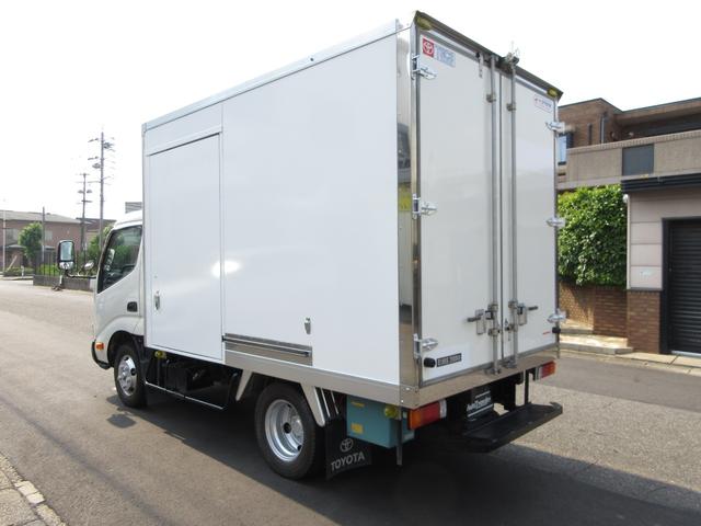 トヨエース 　低温冷蔵冷凍車－２２℃設定　スタンバイ　内寸２９５ｘ１６８ｘ１７７　５速　準中型免許　５ｔ免許　クールマスター間仕切り　４Ｌターボ　ＴＫＧ－ＸＺＵ６０５　最大積載量２０００キロ　車両総重量４９６５キロ（10枚目）
