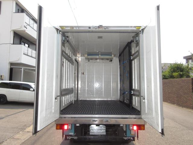 トヨエース 　低温冷蔵冷凍車－２２℃設定　スタンバイ　内寸２９５ｘ１６８ｘ１７７　５速　準中型免許　５ｔ免許　クールマスター間仕切り　４Ｌターボ　ＴＫＧ－ＸＺＵ６０５　最大積載量２０００キロ　車両総重量４９６５キロ（22枚目）