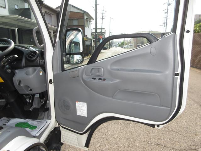 トヨエース 　低温冷蔵冷凍車－２２℃設定　スタンバイ　内寸２９５ｘ１６８ｘ１７７　５速　準中型免許　５ｔ免許　クールマスター間仕切り　４Ｌターボ　ＴＫＧ－ＸＺＵ６０５　最大積載量２０００キロ　車両総重量４９６５キロ（37枚目）