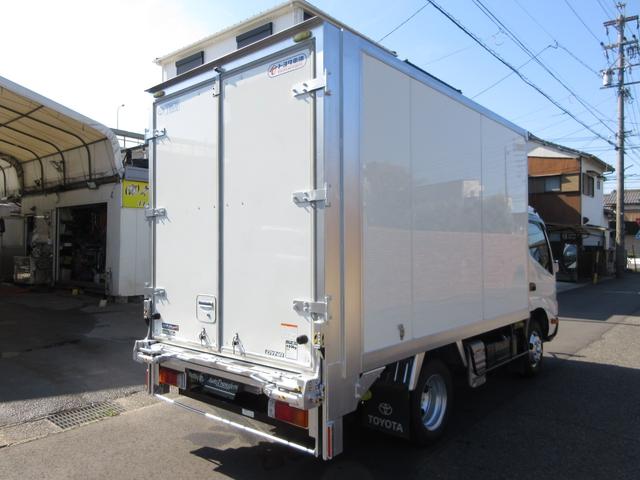 ダイナトラック 　アルミバン　垂直パワーゲート　ＡＴ　内寸３２３ｘ１７７ｘ１８７　標準ショート　準中型免許　リアカメラ　２ｔ　４Ｌターボ　オートマ　２ＲＧ－ＸＺＵ６０５　最大積載量２０００キロ　車両総重量５３６５キロ（4枚目）