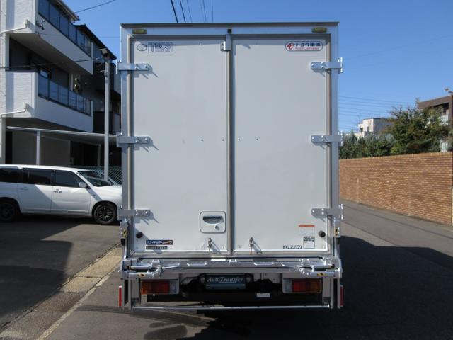 ダイナトラック 　アルミバン　垂直パワーゲート　ＡＴ　内寸３２３ｘ１７７ｘ１８７　標準ショート　準中型免許　リアカメラ　２ｔ　４Ｌターボ　オートマ　２ＲＧ－ＸＺＵ６０５　最大積載量２０００キロ　車両総重量５３６５キロ（18枚目）