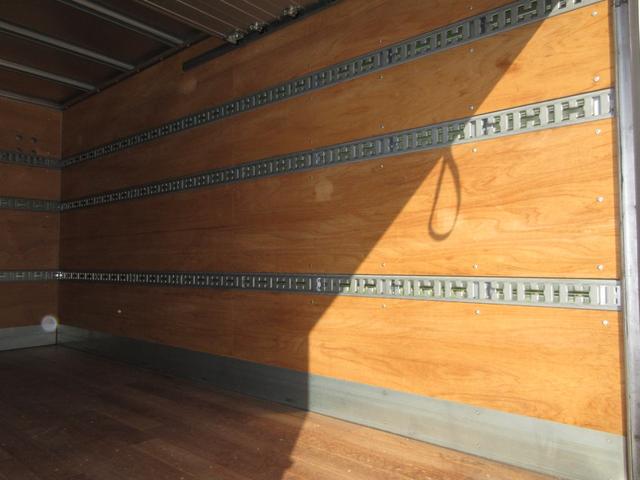 デュトロ 　アルミバン　マルチパワーゲート　内寸４２０ｘ２０８ｘ１９３　ワイドロング　準中型免許　スライドドア　４Ｌターボ　６速　シャッター　ＢＤＧ－ＸＺＵ４１４Ｍ　最大積載量３５５０キロ　車両総重量７４９５キロ（28枚目）