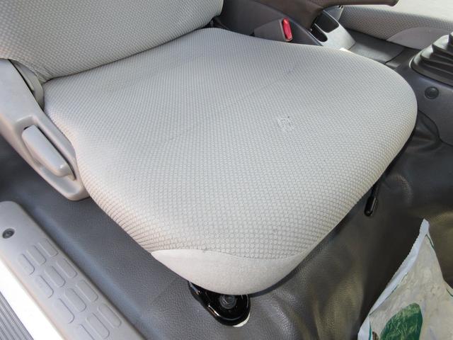 デュトロ 　アルミバン　マルチパワーゲート　内寸４２０ｘ２０８ｘ１９３　ワイドロング　準中型免許　スライドドア　４Ｌターボ　６速　シャッター　ＢＤＧ－ＸＺＵ４１４Ｍ　最大積載量３５５０キロ　車両総重量７４９５キロ（40枚目）