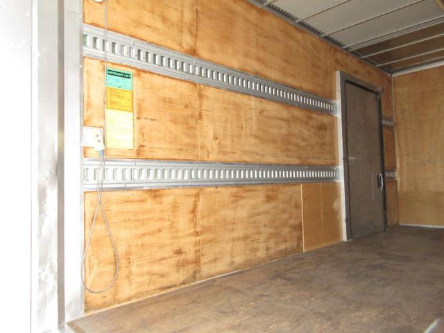 ダイナトラック アルミバン 垂直パワーゲート 内寸450x209x202 ワイドロング AT 準中型免許 カメラ 2t積載 4Lターボ AT BDG-XZU414 最大積載量2000キロ 車両総重量5865キロ(25枚目)