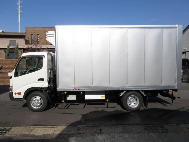 デュトロ 中温冷蔵冷凍車-5℃設定 AT 内寸421x188x202 ワイドロング リアカメラ 準中型免許 4Lターボ BDG-XZU414M コーキング処理済 最大積載量3000キロ 車両総重量6735キロ(9枚目)