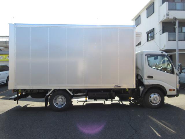 デュトロ 中温冷蔵冷凍車-5℃設定 AT 内寸421x188x202 ワイドロング リアカメラ 準中型免許 4Lターボ BDG-XZU414M コーキング処理済 最大積載量3000キロ 車両総重量6735キロ(10枚目)
