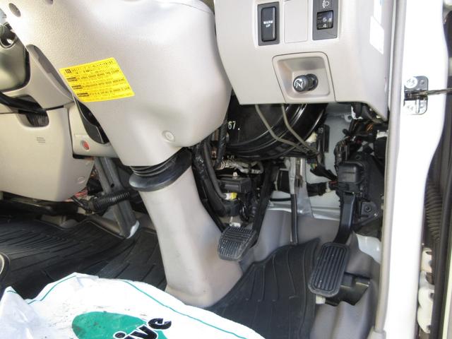 デュトロ 中温冷蔵冷凍車-5℃設定 AT 内寸421x188x202 ワイドロング リアカメラ 準中型免許 4Lターボ BDG-XZU414M コーキング処理済 最大積載量3000キロ 車両総重量6735キロ(45枚目)