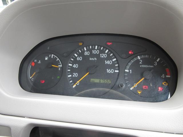 デュトロ 　平ボデー　アーム式パワーゲート　内寸４３８ｘ２０８ｘ３７　ワイドロング　準中型　煤焼きなし　２ｔ　４．９Ｌノンターボ　ＫＫ－ＸＺＵ４１１Ｍ　床鉄板張り　最大積載量２０００キロ　車両総重量５５５５キロ（6枚目）