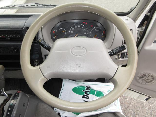 デュトロ 　平ボデー　アーム式パワーゲート　内寸４３８ｘ２０８ｘ３７　ワイドロング　準中型　煤焼きなし　２ｔ　４．９Ｌノンターボ　ＫＫ－ＸＺＵ４１１Ｍ　床鉄板張り　最大積載量２０００キロ　車両総重量５５５５キロ（17枚目）