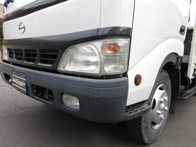 デュトロ 　平ボデー　アーム式パワーゲート　内寸４３８ｘ２０８ｘ３７　ワイドロング　準中型　煤焼きなし　２ｔ　４．９Ｌノンターボ　ＫＫ－ＸＺＵ４１１Ｍ　床鉄板張り　最大積載量２０００キロ　車両総重量５５５５キロ（19枚目）