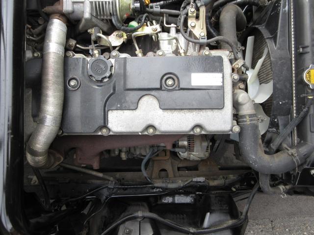 デュトロ 　平ボデー　アーム式パワーゲート　内寸４３８ｘ２０８ｘ３７　ワイドロング　準中型　煤焼きなし　２ｔ　４．９Ｌノンターボ　ＫＫ－ＸＺＵ４１１Ｍ　床鉄板張り　最大積載量２０００キロ　車両総重量５５５５キロ（51枚目）