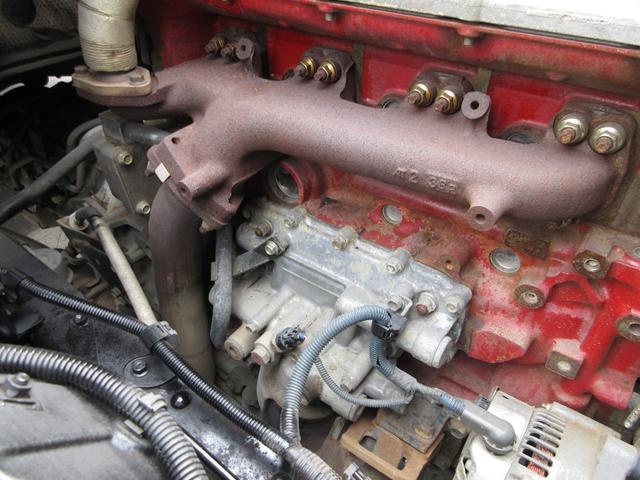 デュトロ 　平ボデー　アーム式パワーゲート　内寸４３８ｘ２０８ｘ３７　ワイドロング　準中型　煤焼きなし　２ｔ　４．９Ｌノンターボ　ＫＫ－ＸＺＵ４１１Ｍ　床鉄板張り　最大積載量２０００キロ　車両総重量５５５５キロ（53枚目）