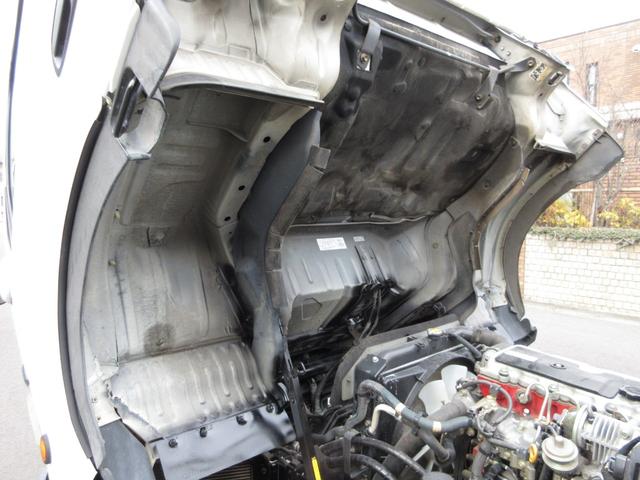 デュトロ 　平ボデー　アーム式パワーゲート　内寸４３８ｘ２０８ｘ３７　ワイドロング　準中型　煤焼きなし　２ｔ　４．９Ｌノンターボ　ＫＫ－ＸＺＵ４１１Ｍ　床鉄板張り　最大積載量２０００キロ　車両総重量５５５５キロ（55枚目）