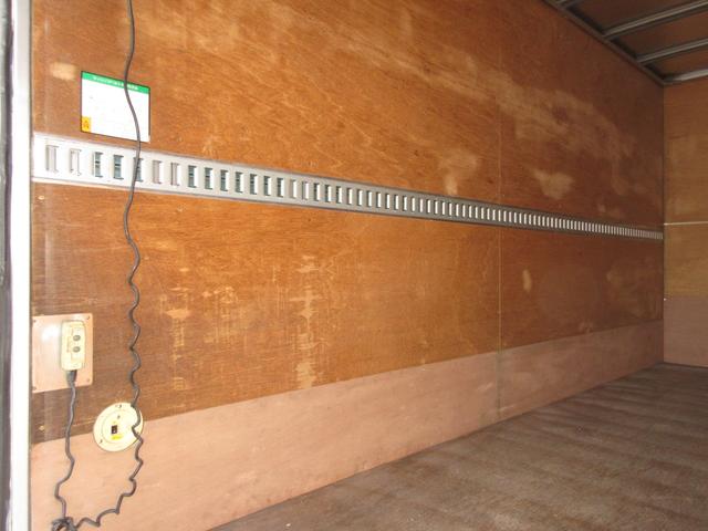 デュトロ 　アルミバン　マルチパワーゲート　内寸４４７ｘ１７８ｘ２２０　標準ロング　カメラ　準中型免許　４Ｌターボ　ＡＴ　コーキング処理済み　ＴＫＧ－ＸＺＵ６５０Ｍ　最大積載量２９５０キロ　車両総重量６４２５キロ（25枚目）