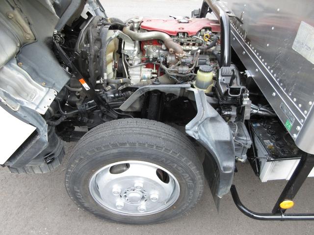 デュトロ 　アルミバン　マルチパワーゲート　内寸４４７ｘ１７８ｘ２２０　標準ロング　カメラ　準中型免許　４Ｌターボ　ＡＴ　コーキング処理済み　ＴＫＧ－ＸＺＵ６５０Ｍ　最大積載量２９５０キロ　車両総重量６４２５キロ（48枚目）