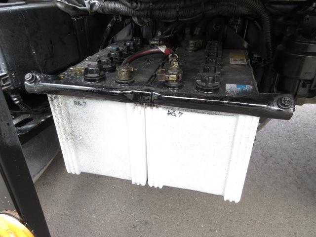 デュトロ 　アルミバン　マルチパワーゲート　内寸４４７ｘ１７８ｘ２２０　標準ロング　カメラ　準中型免許　４Ｌターボ　ＡＴ　コーキング処理済み　ＴＫＧ－ＸＺＵ６５０Ｍ　最大積載量２９５０キロ　車両総重量６４２５キロ（67枚目）