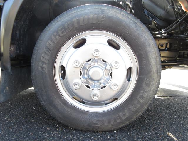 ダイナトラック 　アルミバン　垂直パワーゲート　内寸４５２ｘ２０７ｘ２１７　ワイドロング　ＡＴ　準中型免許　スライドドア　３ｔ積載　４Ｌターボ　ＡＴ　ＴＫＧ－ＸＺＵ７１０　最大積載量３０００キロ　車両総重量６９４５キロ（62枚目）